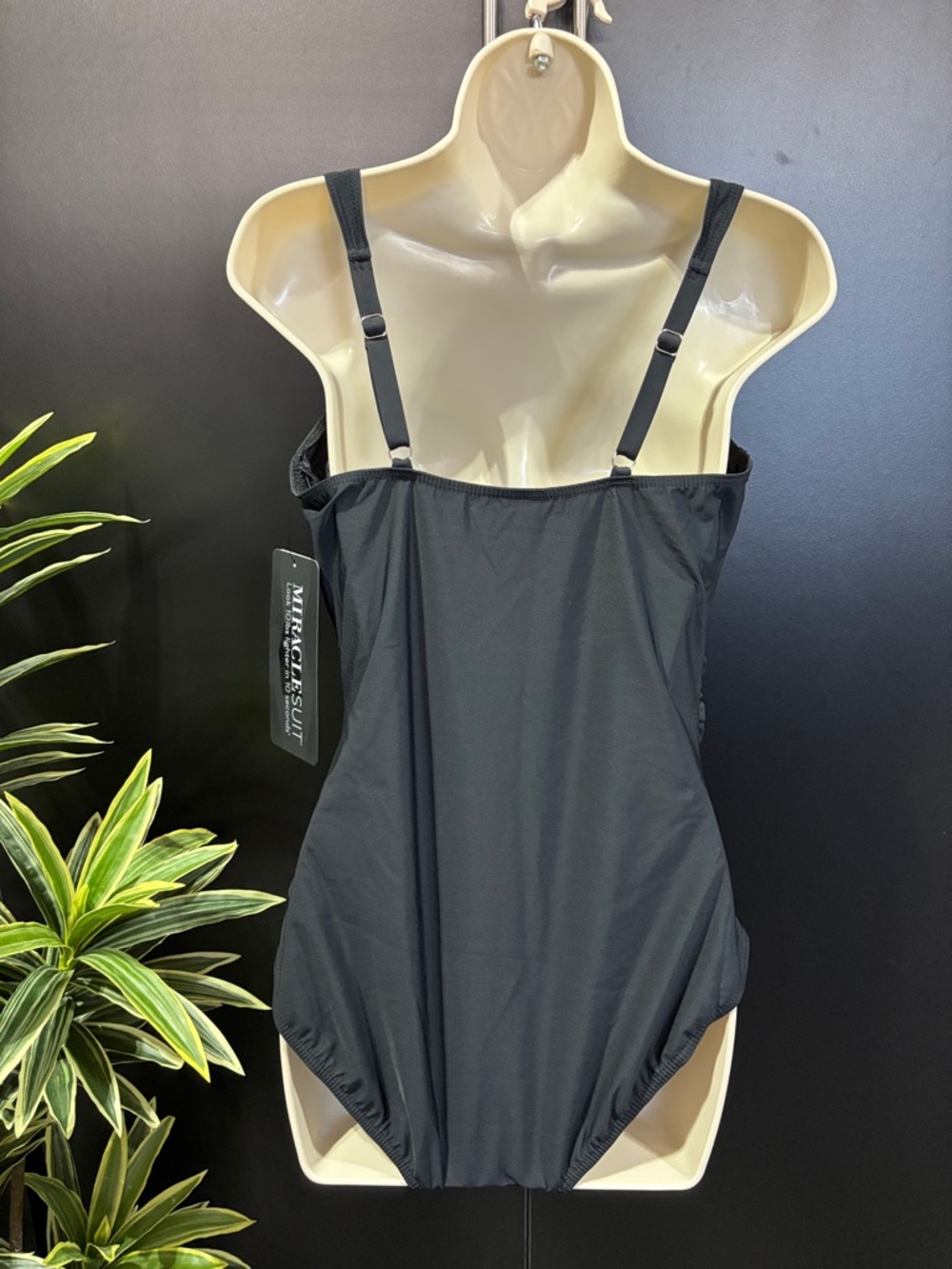 Miracle Suit Ruched,square neck,straight back,underwire,adjustable straps - Picture 4 of 10